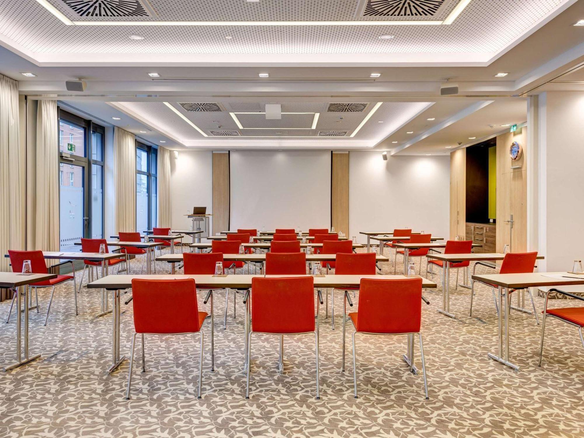 Novotel Nuernberg Centre Ville Esterno foto