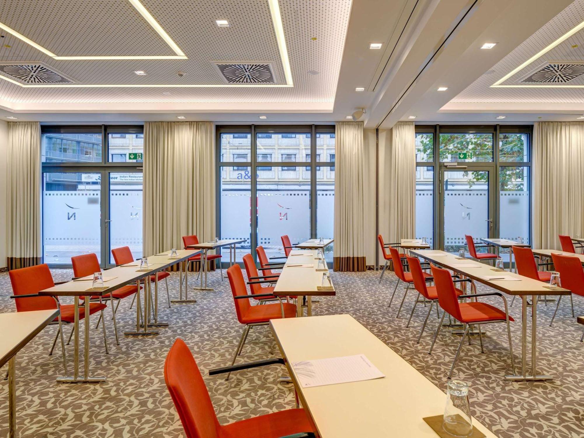 Novotel Nuernberg Centre Ville Esterno foto